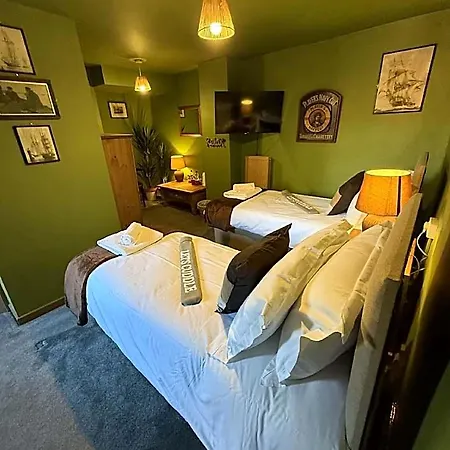 The Black Horse 3*