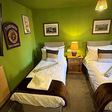 The Black Horse 3*